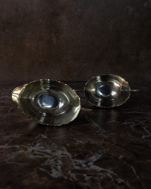 Koristeellinen vintage kermakko ja sokerikko